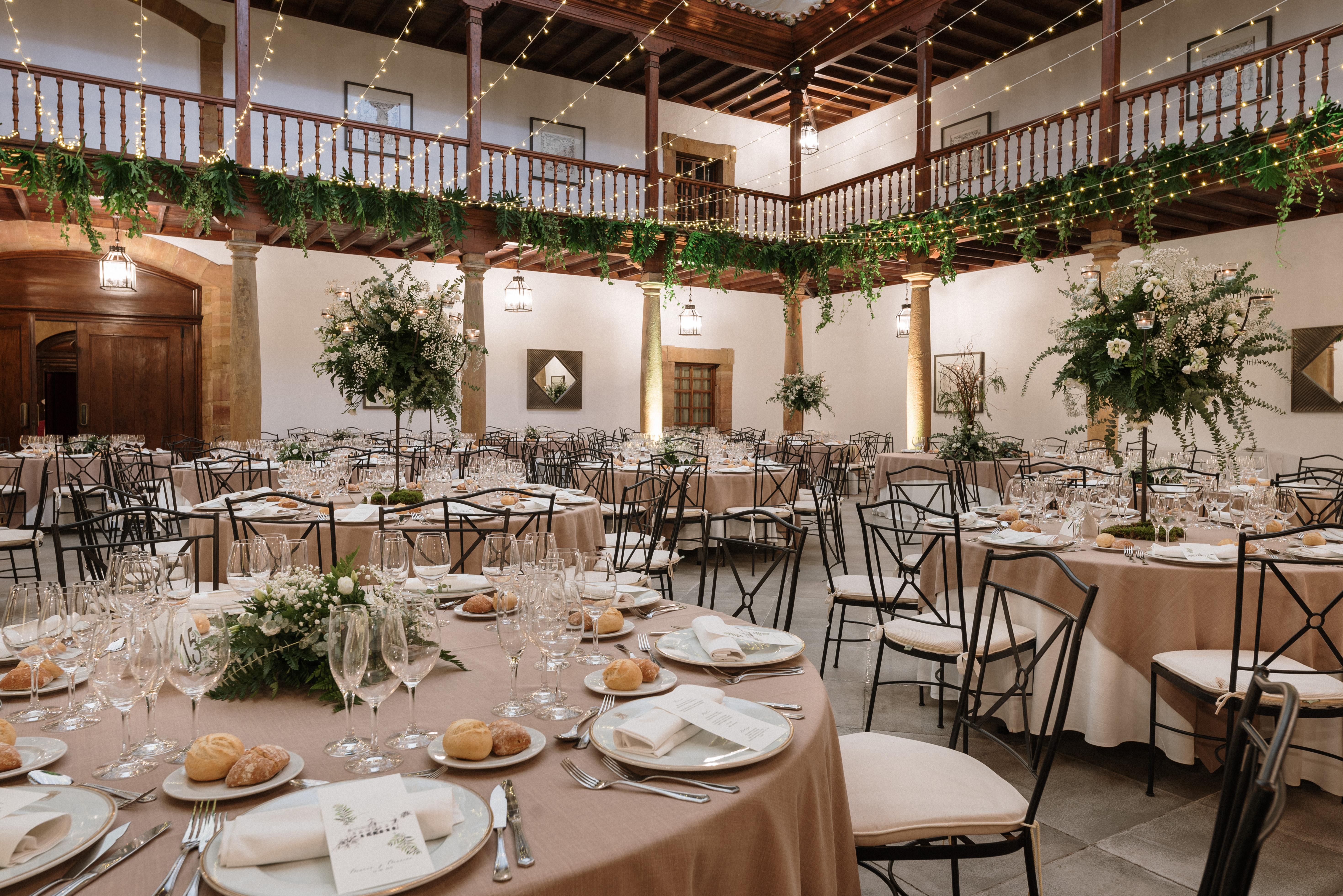 Eurostars Hotel De La Reconquista Oviédo Exterior foto A wedding reception in Spain