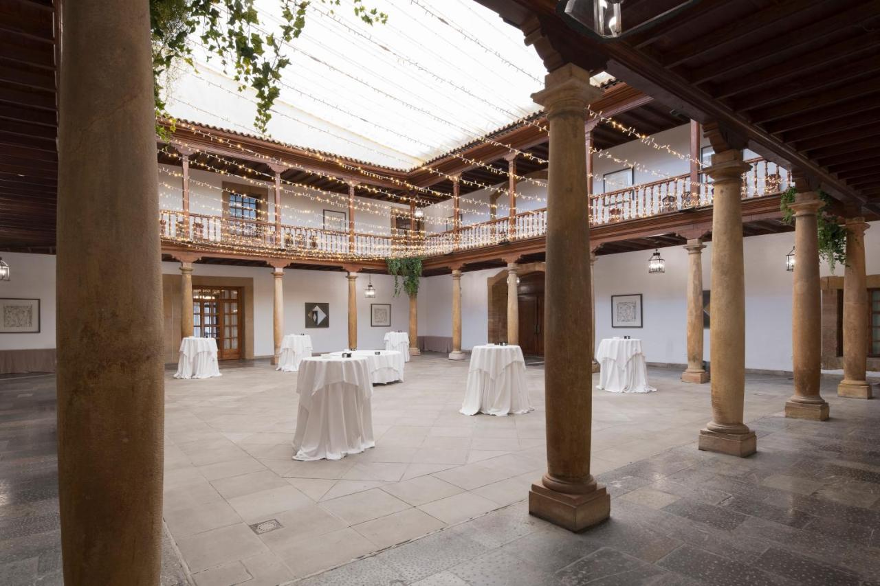 Eurostars Hotel De La Reconquista Oviédo Exterior foto The University of Navarra's Arangoiti Hall