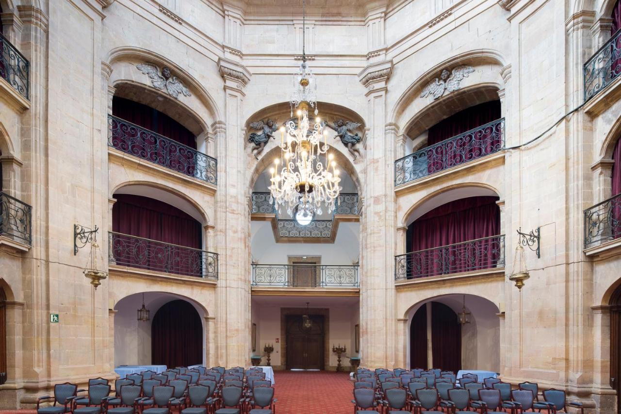Eurostars Hotel De La Reconquista Oviédo Exterior foto The interior of the theatre