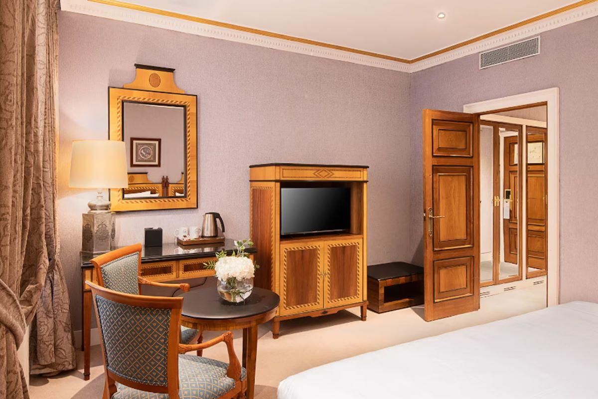 Eurostars Hotel De La Reconquista Oviédo Exterior foto A room at the hotel