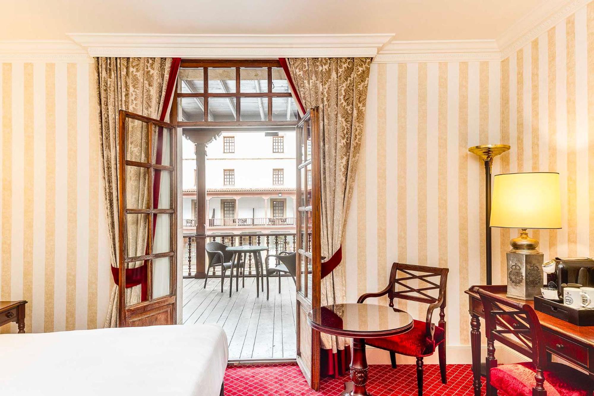 Eurostars Hotel De La Reconquista Oviédo Exterior foto A room at the hotel