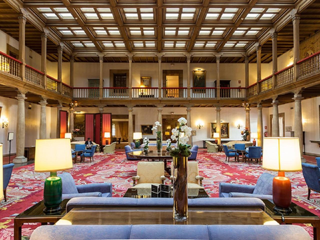 Eurostars Hotel De La Reconquista Oviédo Exterior foto The lobby of the Hotel de Ville