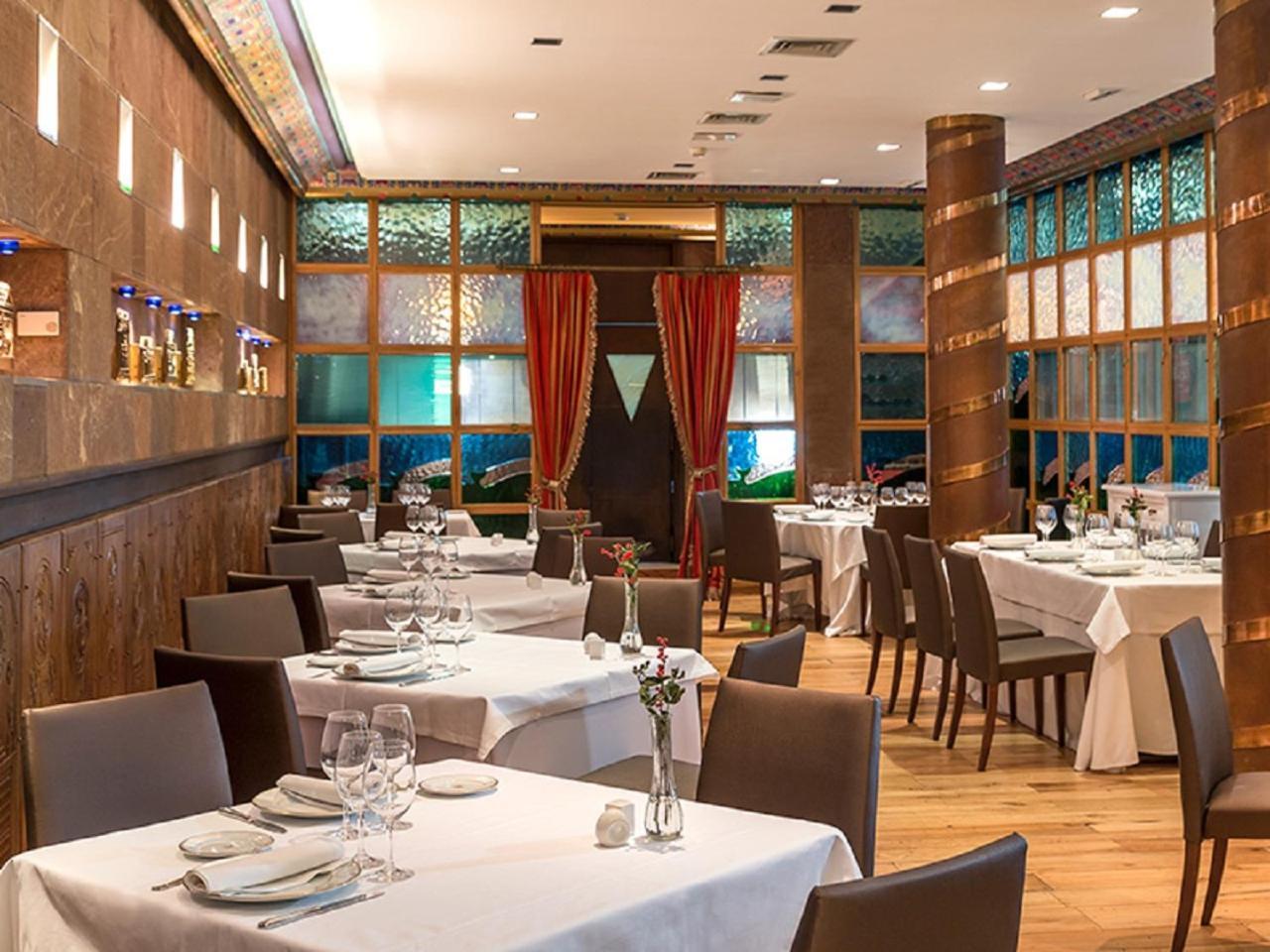 Eurostars Hotel De La Reconquista Oviédo Exterior foto Restaurant interior